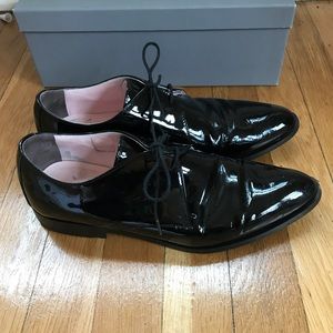 Everlane black patent oxfords